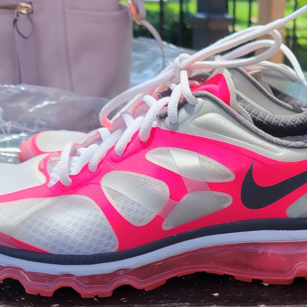 Women's Nike Air Max size 8.5